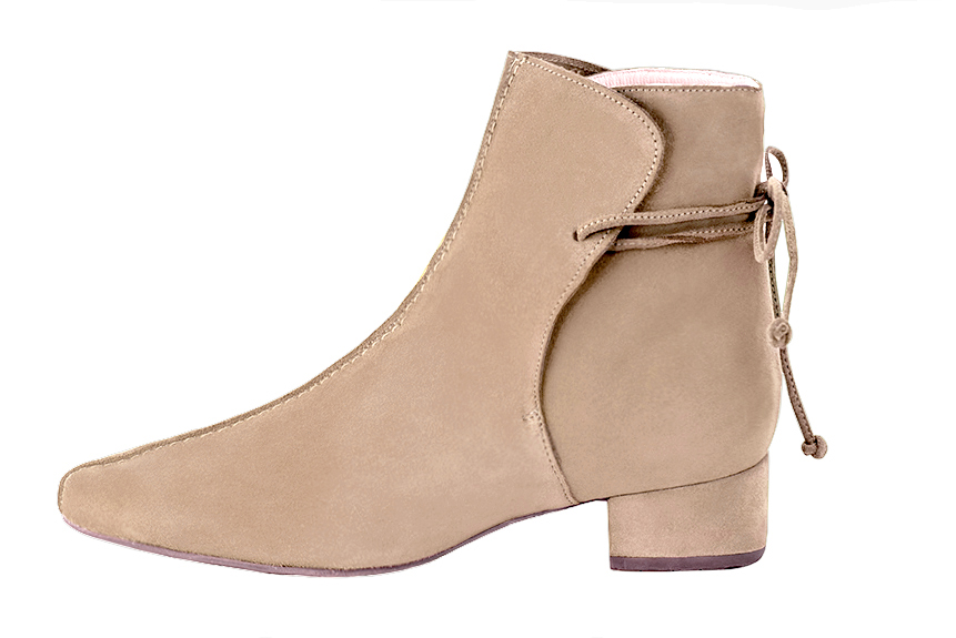 Tan beige women's ankle boots with laces at the back. Round toe. Low block heels. Profile view - Florence KOOIJMAN